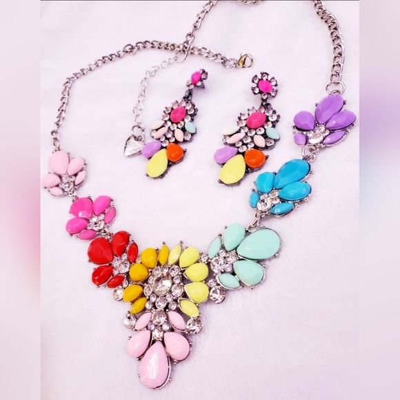 Silver plated rainbow crystal flower necklace earrings set - Picture 14 of 16